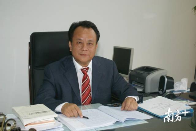 zoty中欧体育党委体育训练营、体育总裁张清华。